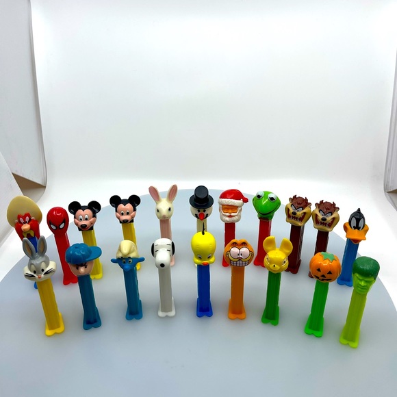 pez Other - Vintage Pez dispensers 20 in total multi characters